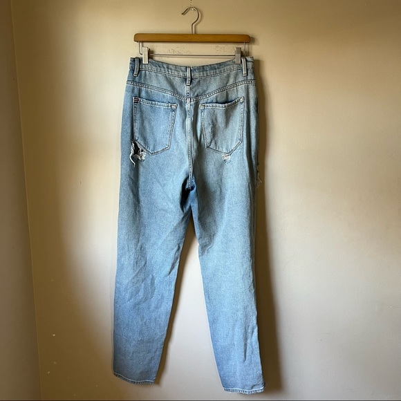 Urban Outfitters BDG Mom High Rise Ripped Jeans Size 30W - Picture 2 of 6